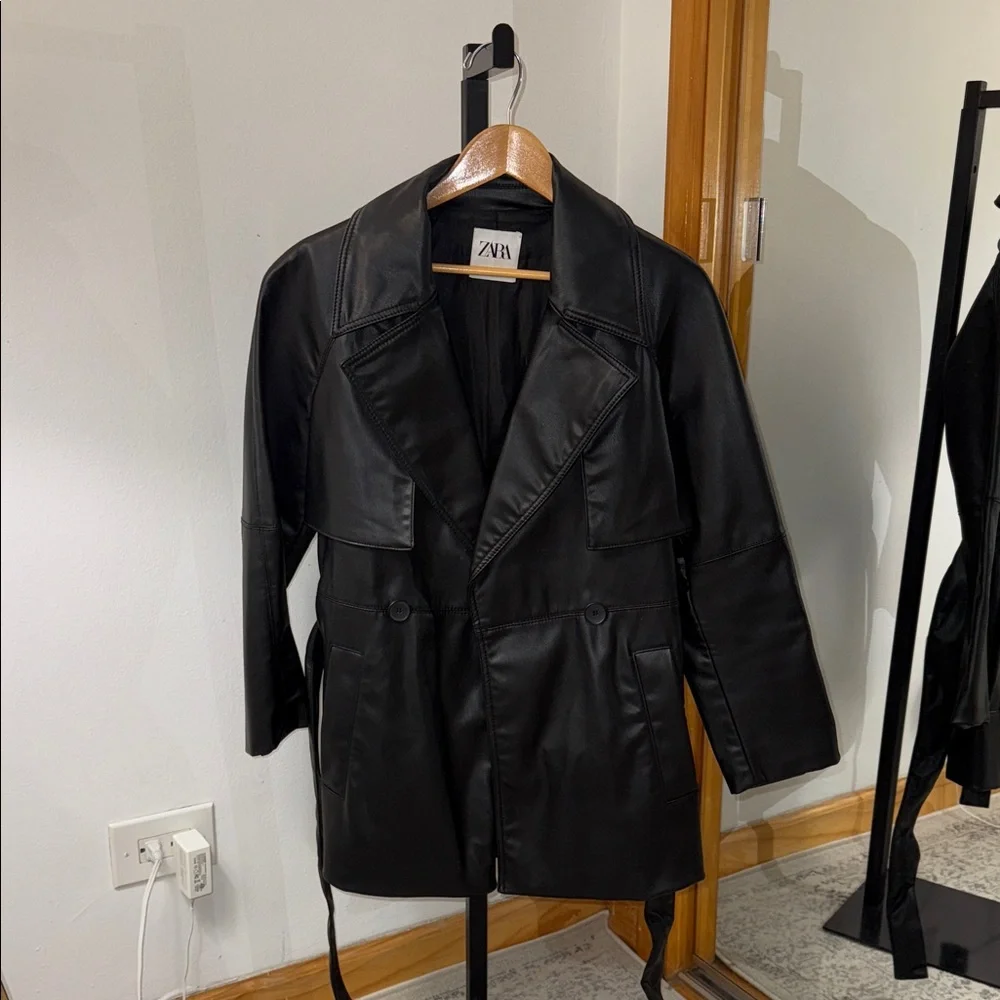 Zara Women’s Black Faux Leather Trench Coat Size XS - Picture 4 of 6